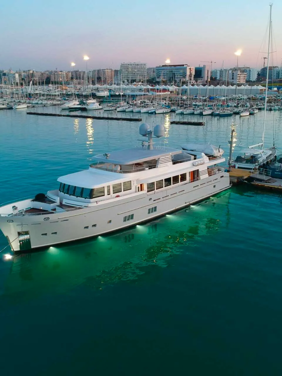 Van der Valk Explorer 37M - Foto 1