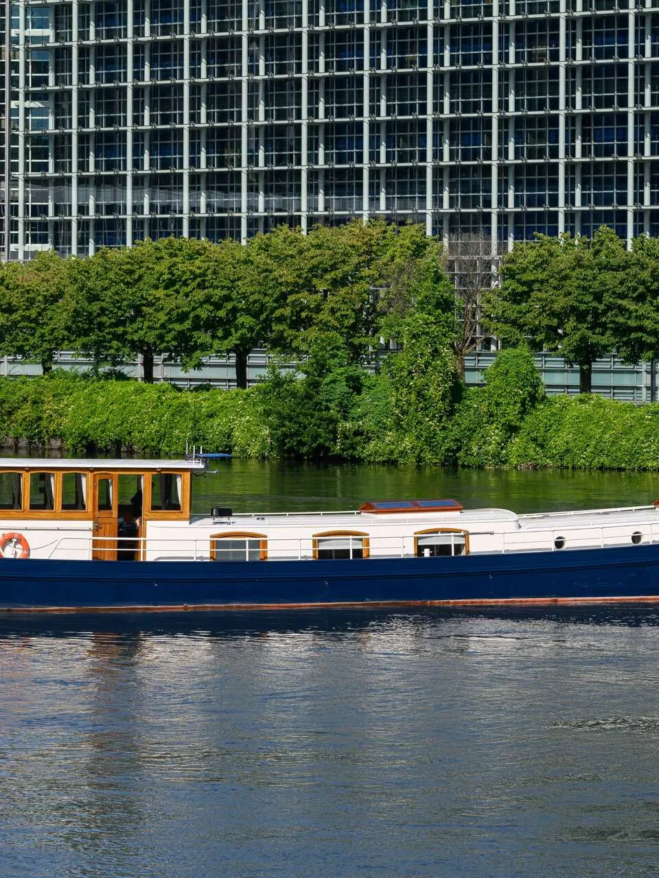 Luxe motor 28M 2018 – Stalen woonschip met airconditioning - Foto 2