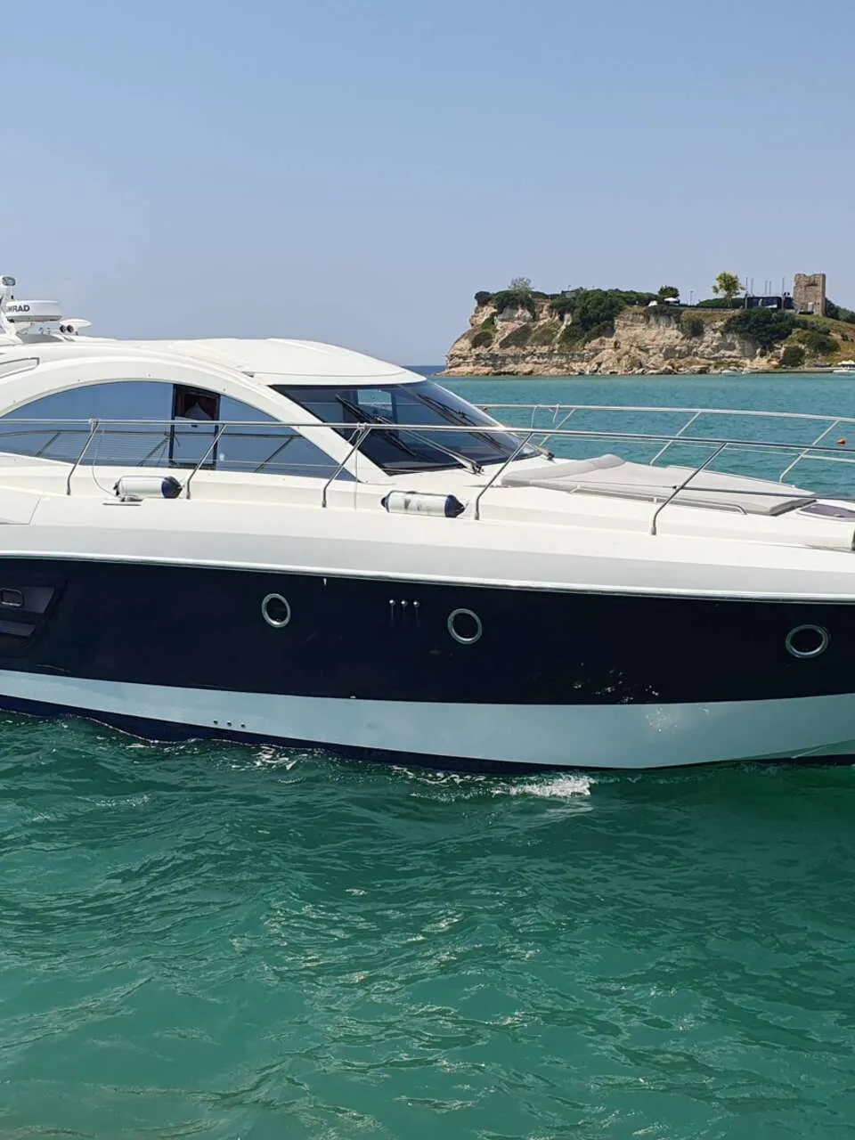 Beneteau Monte Carlo 47 2012 – IPS twin diesel fly-cruiser - Foto 1