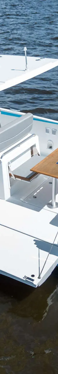 Beneteau Flyer 9 Spacedeck 2023 – 42 knopen met dubbele Honda's - Foto 3