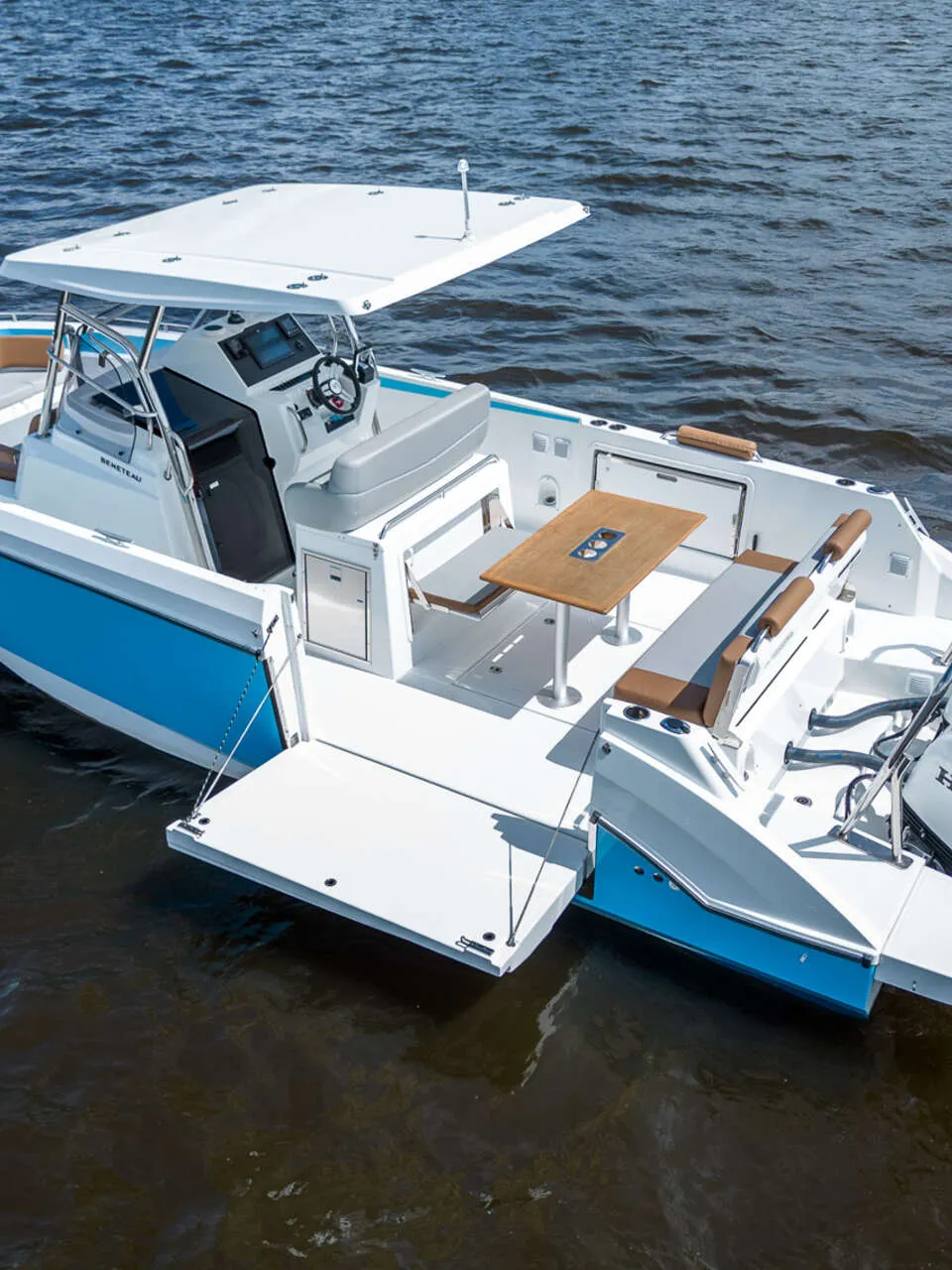 Beneteau Flyer 9 Spacedeck 2023 – 42 knopen met dubbele Honda's - Foto 3