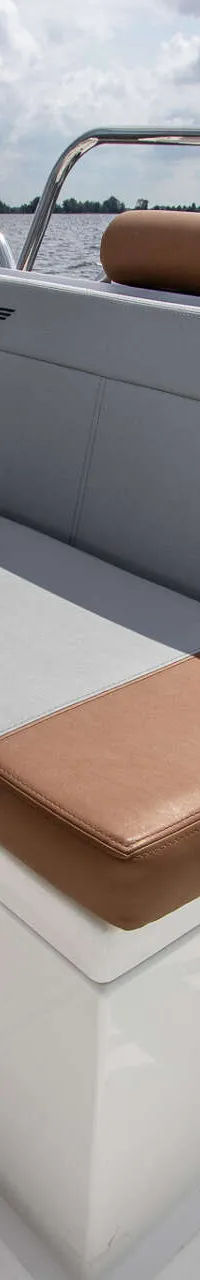 Beneteau Flyer 9 Spacedeck 2023 – 42 knopen met dubbele Honda's - Foto 23