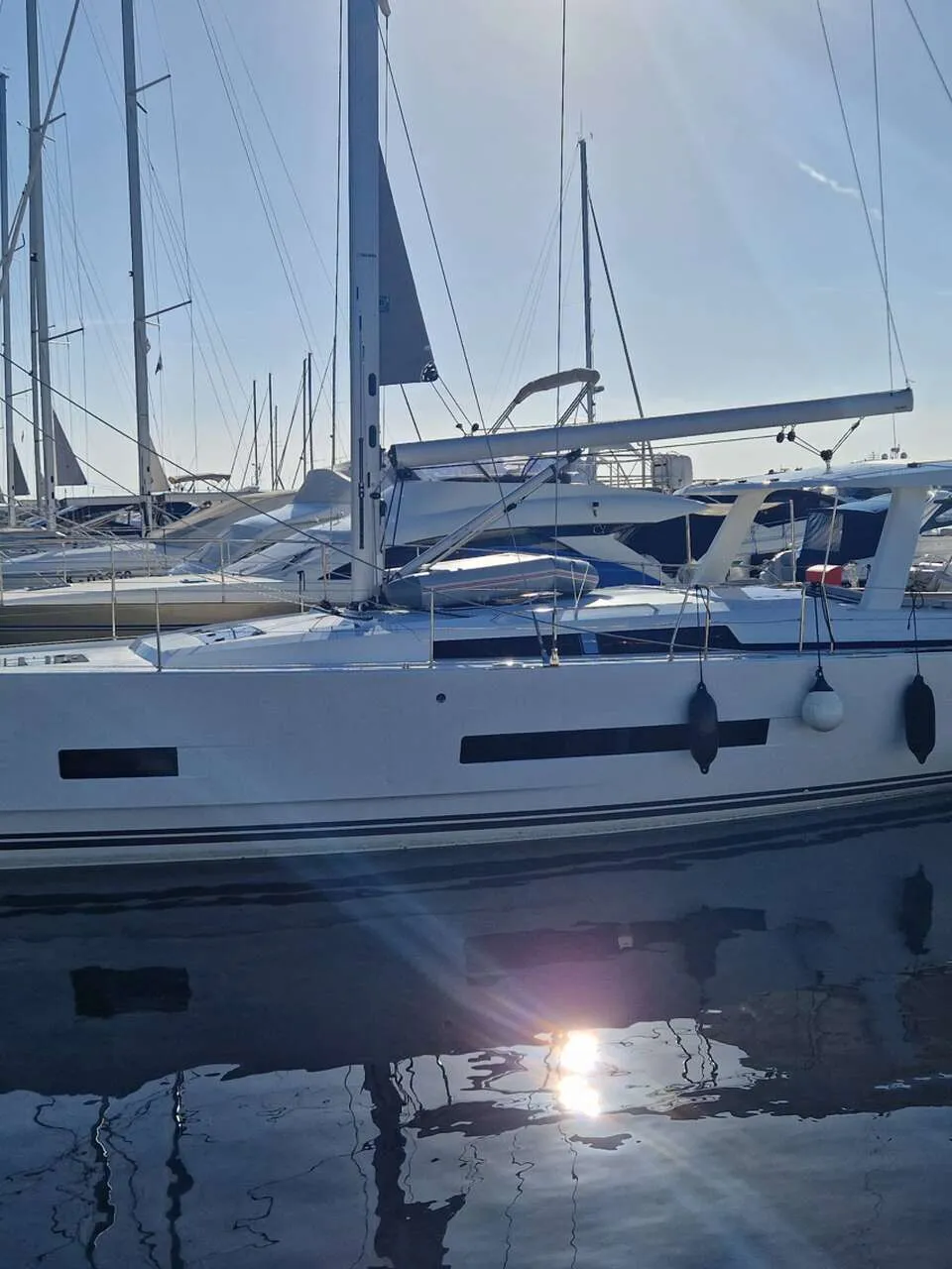 Hanse 460 2023 – Zo goed als nieuw met 3 motoruren - Foto 3