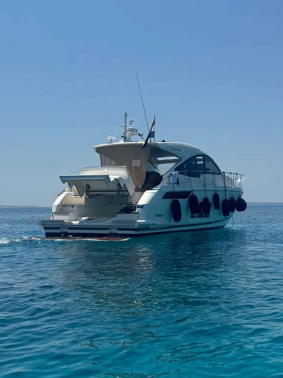 Fairline Targa 48 2014 – Weinig Uren, Recente €100k Refit - Foto 3