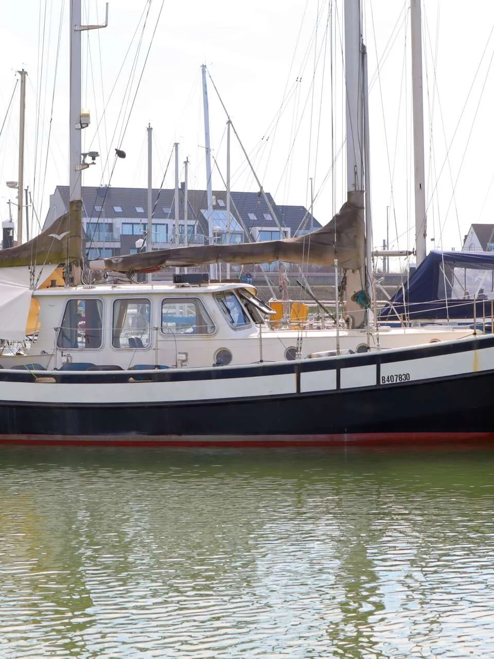 Danish Flower Danish Rose 35 1988 – Stalen Motorcruiser met Boegschroef - Foto 1