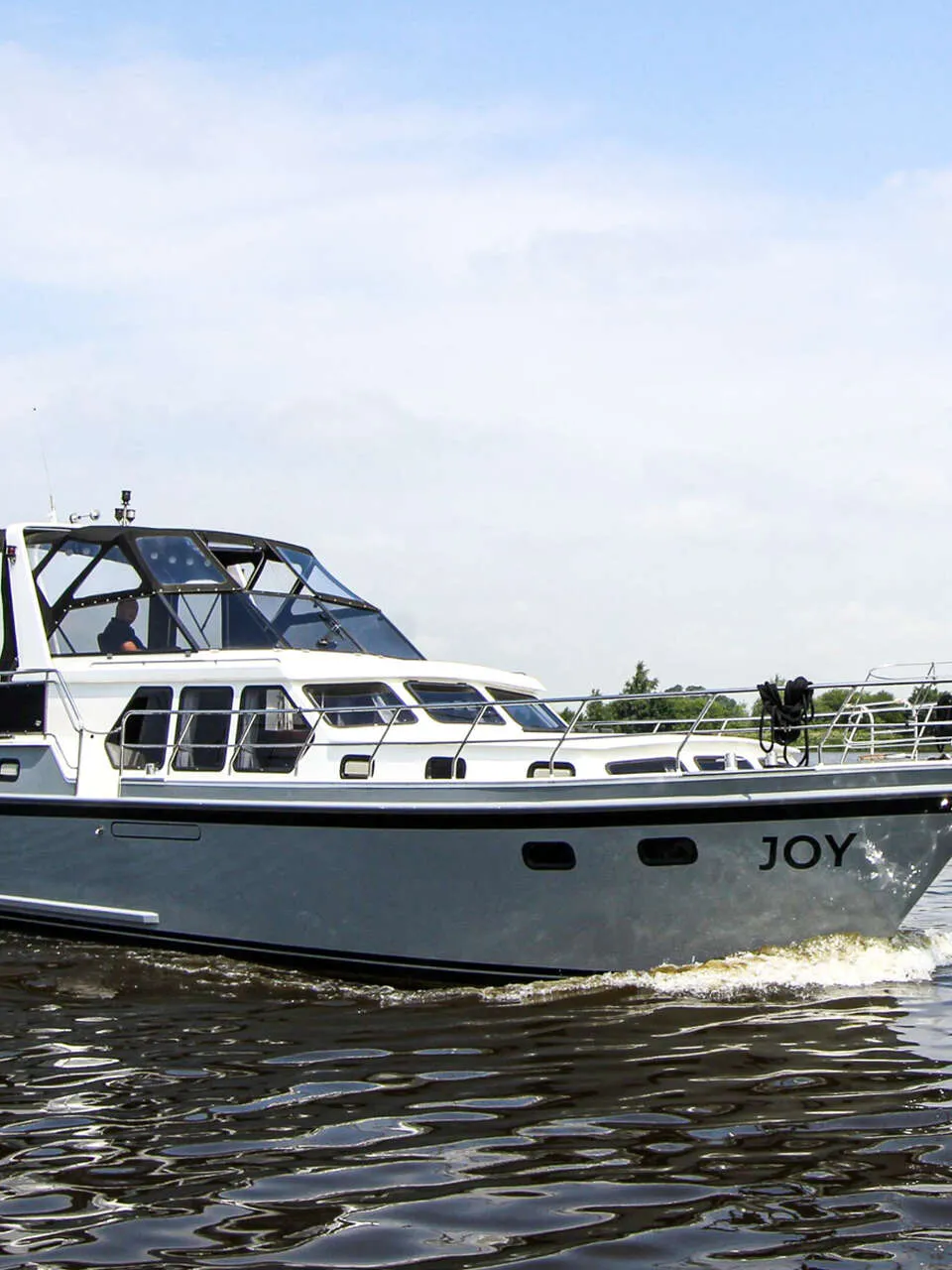 Valkkruiser 1350 Motorjacht (1999) – Staal, 8 Slaapplaatsen - Foto 1