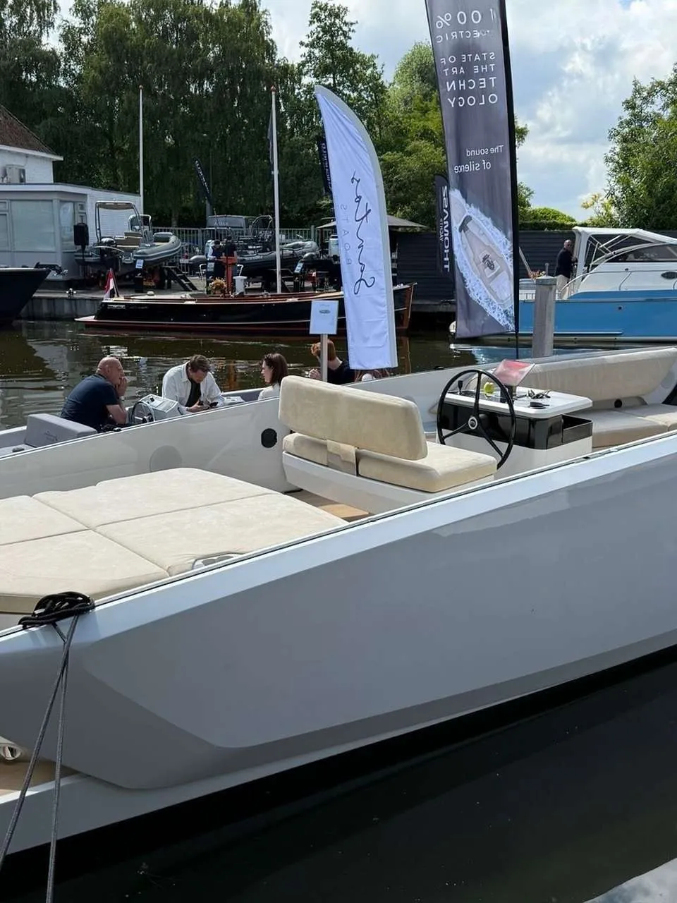 Lumen E10 2024 – Stille Elektrische Prestatie Tender - Foto 1