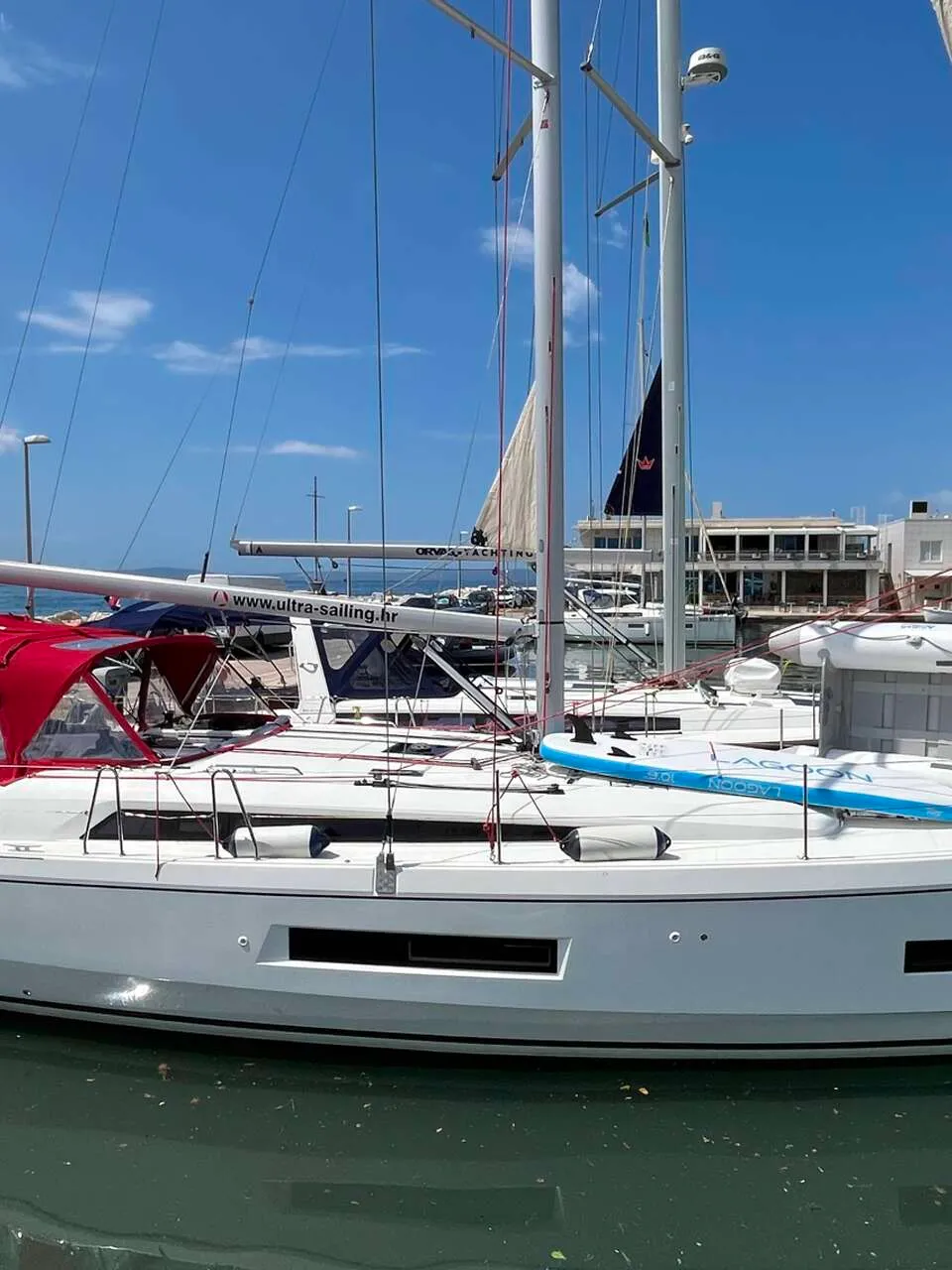 Beneteau Oceanis 40.1 2021 – Charter-beproefde kustkruiser - Foto 2