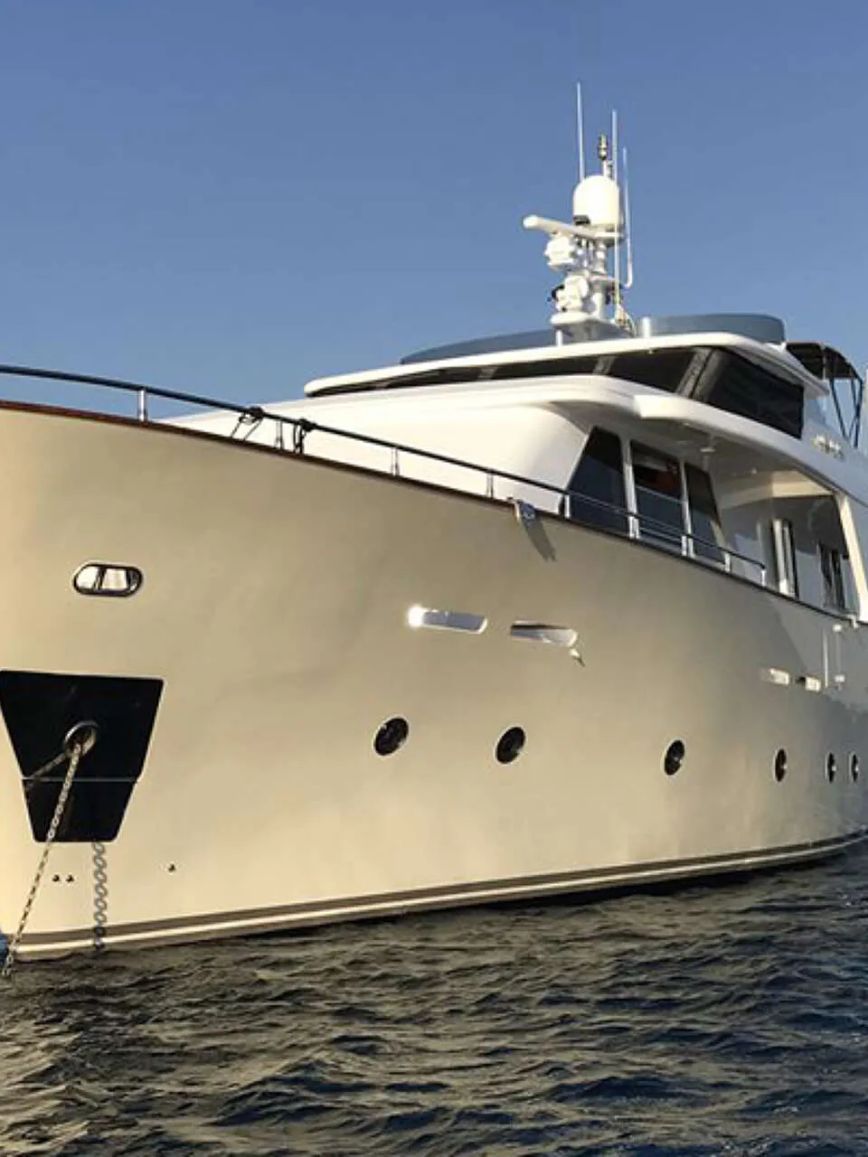 Benetti 79 SD NAVETTA 2002 – Langeafstand Stalen Motorjacht - Foto 3