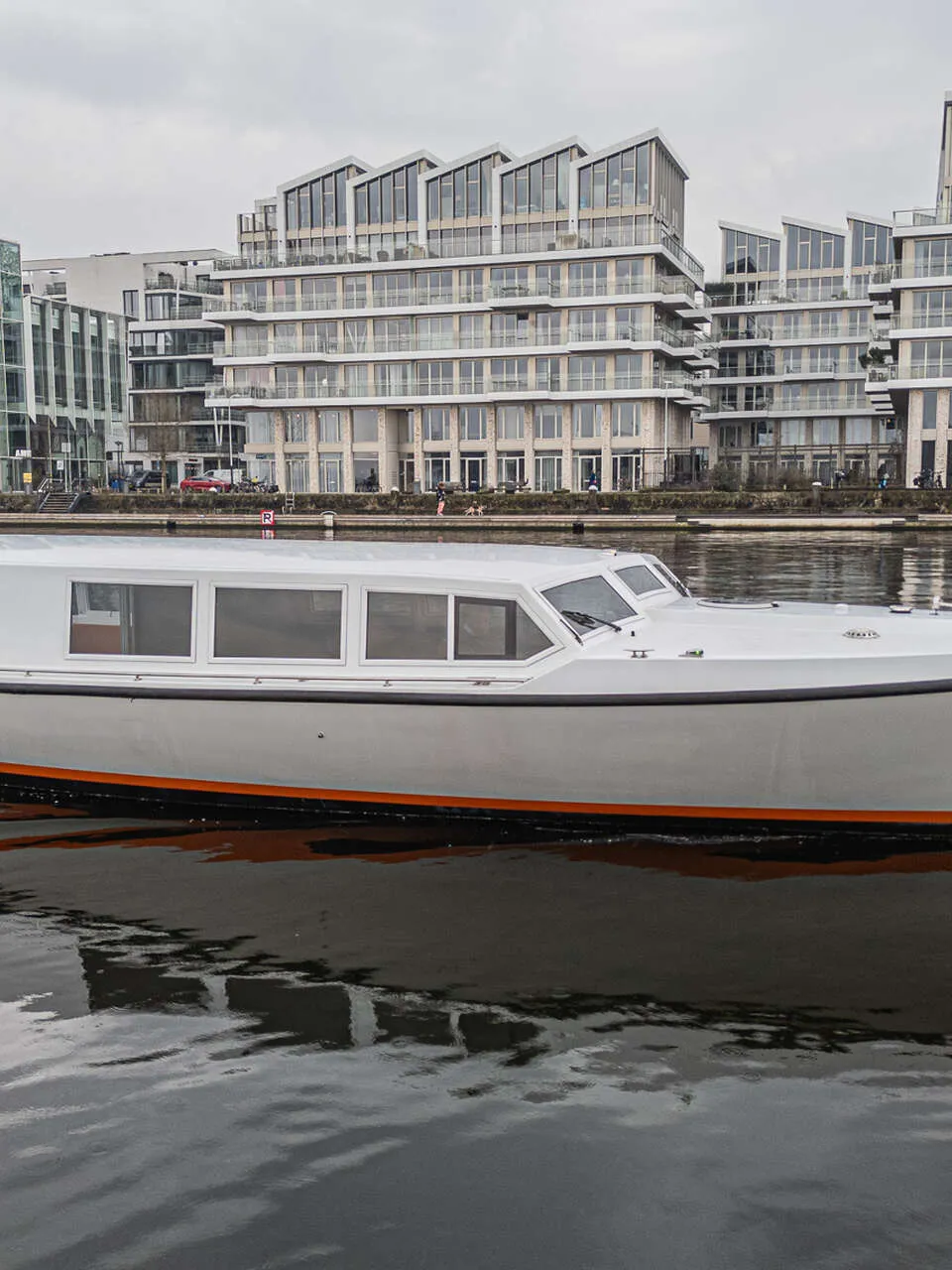 Vels 45 Launch 2014 – luxe tender voor lage doorvaarthoogte - Foto 1