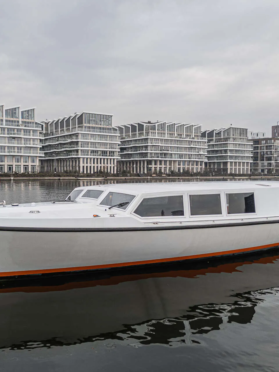 Vels 45 Launch 2014 – luxe tender voor lage doorvaarthoogte - Foto 2
