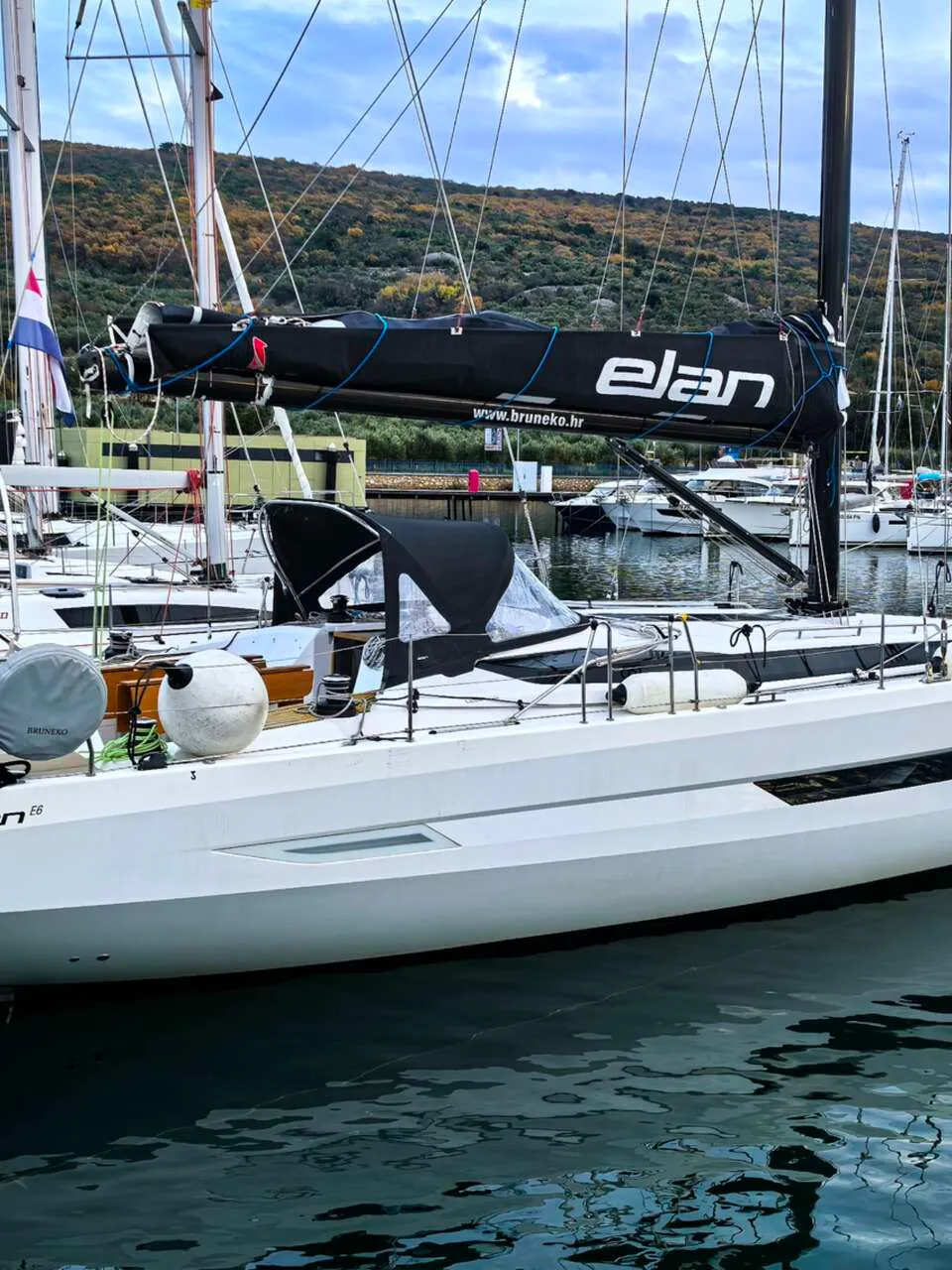 Elan E6 - Foto 1