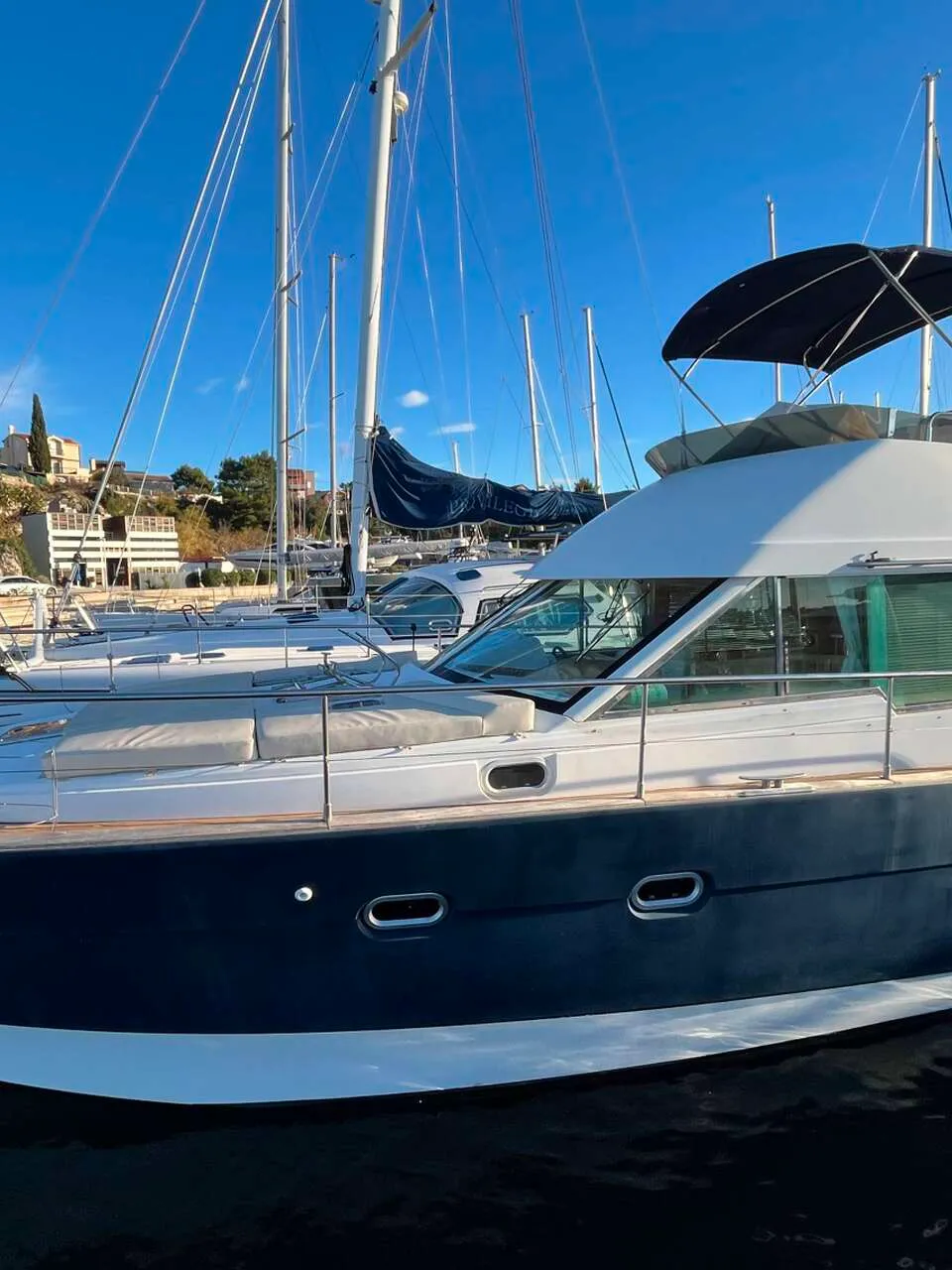 Beneteau Antares 13.80 - Foto 2