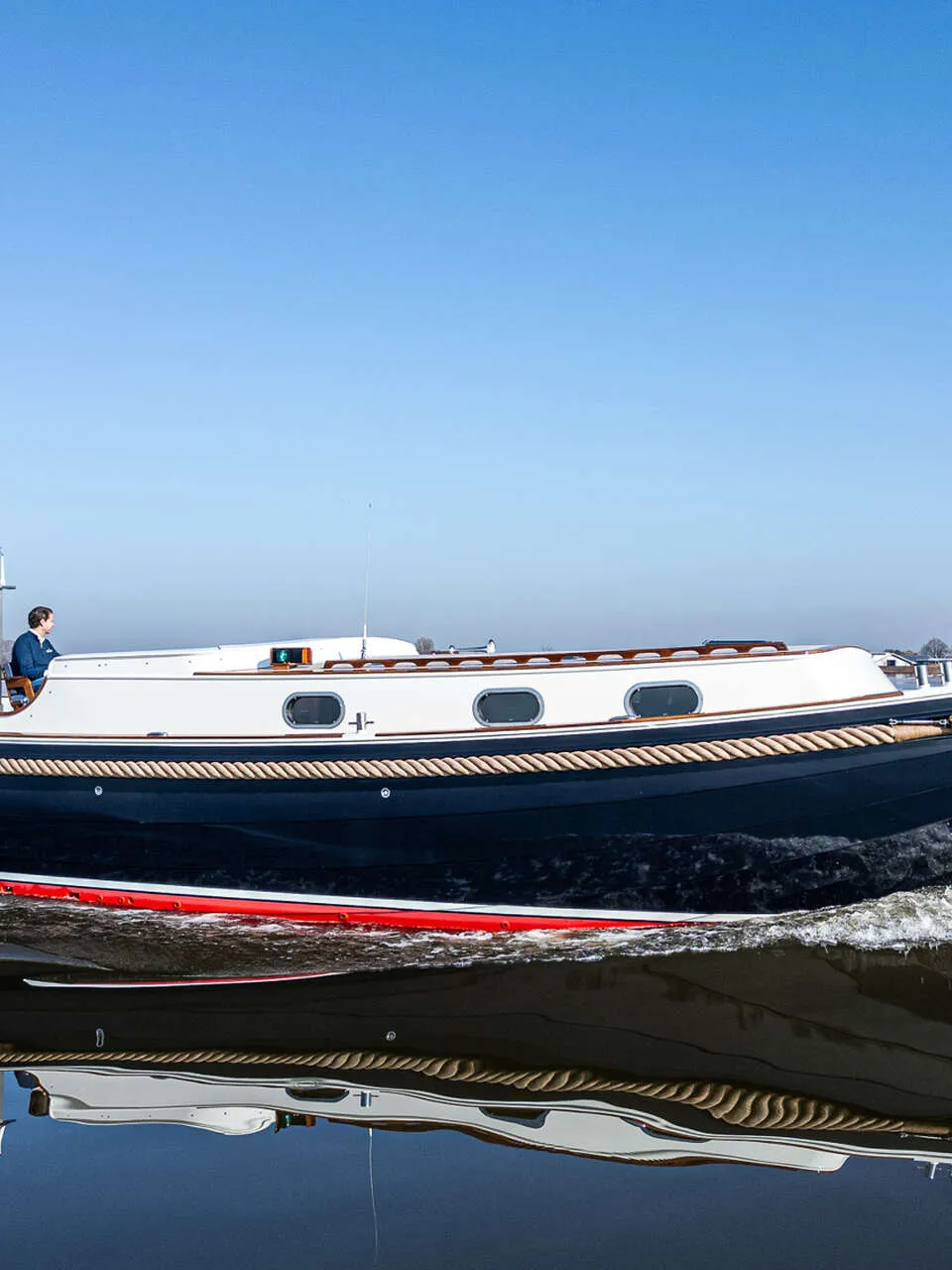 Rijnlandvlet 1300 OC Hybrid 2024 – zo goed als nieuw, 15 uur - Foto 1