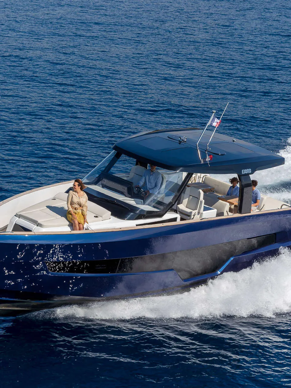 Fjord 41 XL 2026 – Nieuw met gastenhut en iconisch design - Foto 2