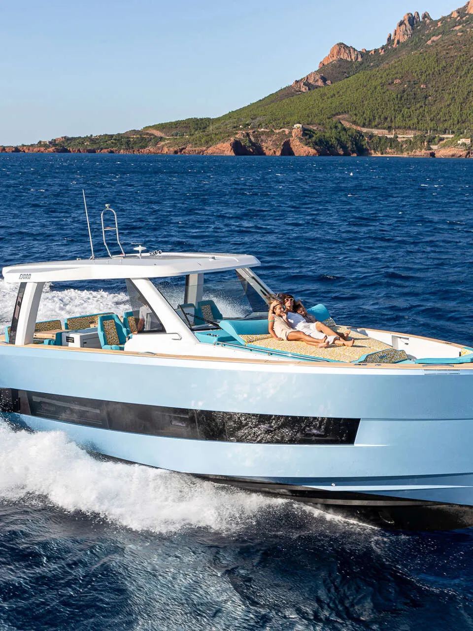 Fjord 48 Open 2026 – Futuristisch stuurpositie & Scandi design - Foto 1