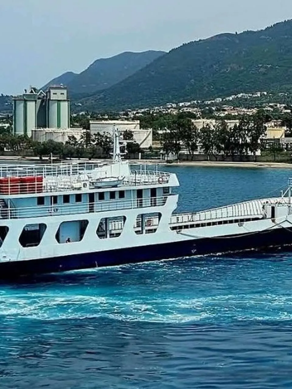 RO/PAX Land Craft Ferry 1979 – 550 passagiers, 52 auto's - Foto 2