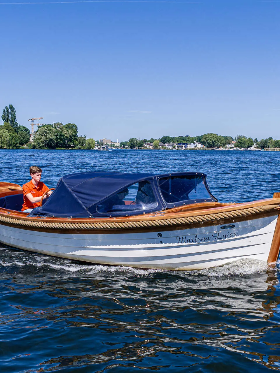 Sloep 650 (2011) – comfortabele dagsloep met teakdek - Foto 1