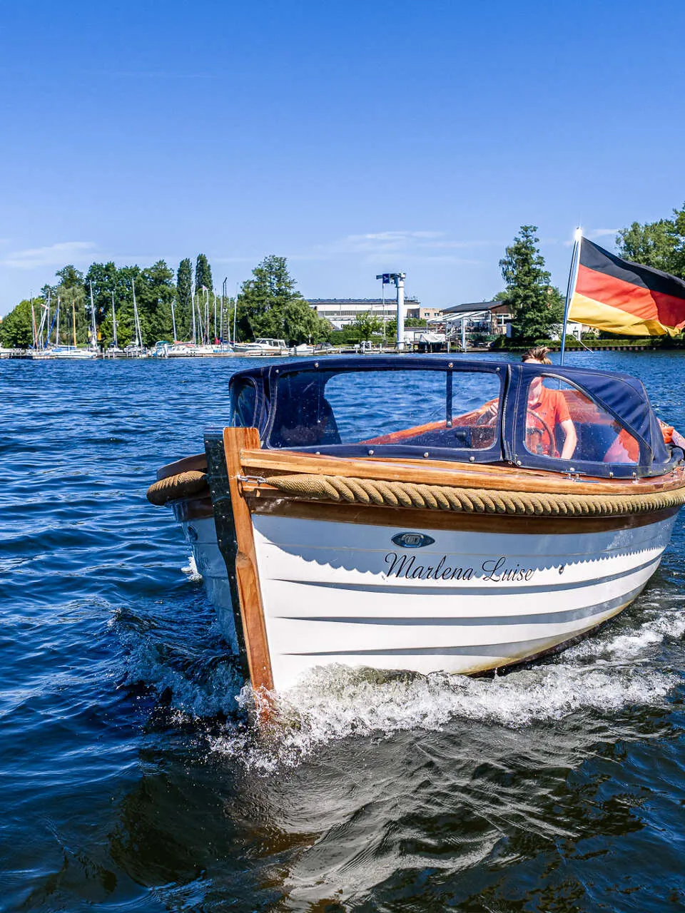 Sloep 650 (2011) – comfortabele dagsloep met teakdek - Foto 2