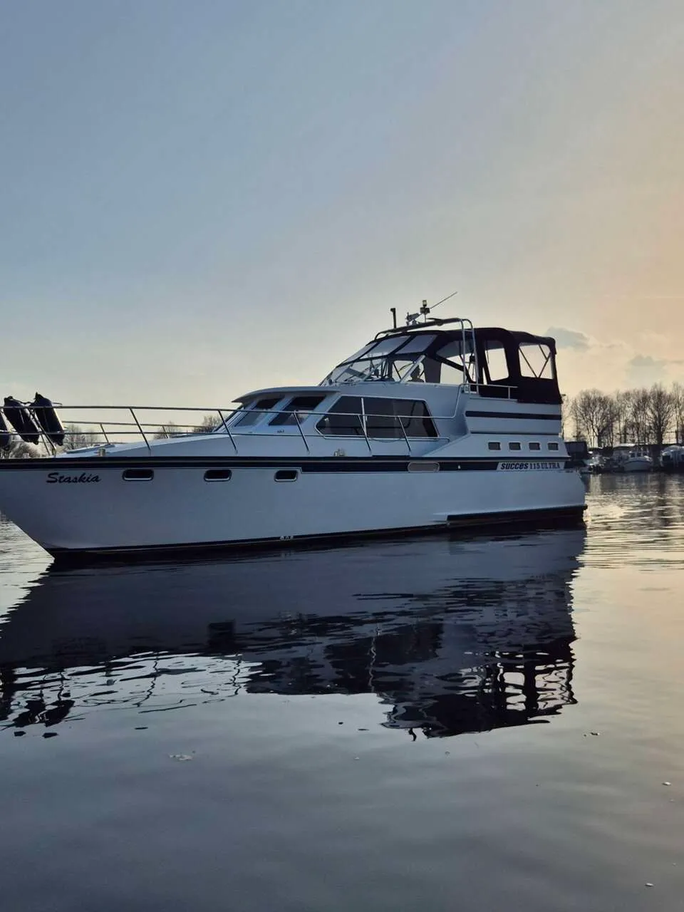 Succes 115 Ultra 2001 – Stalen Motorjacht voor Cruisen - Foto 3