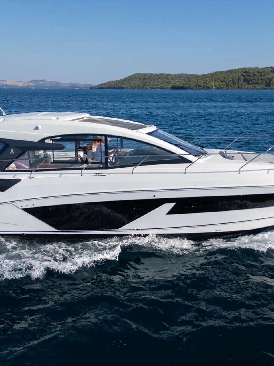 Beneteau GT45 2023 – Volvo IPS 880hp & Adriatische ligplaats - Foto 1