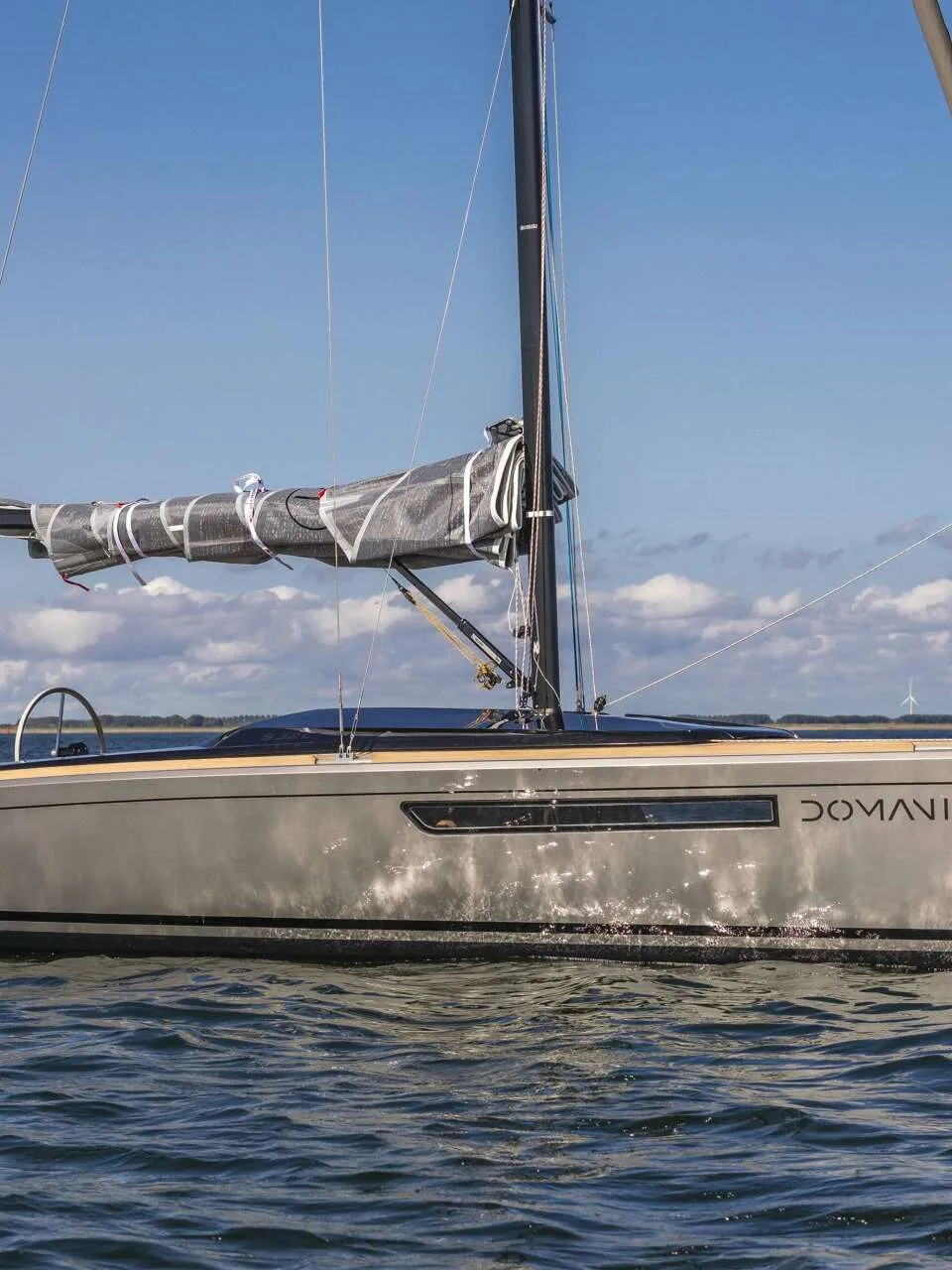 Domani S32L 2023 – Elektrische Zeil Daysailer - Foto 1
