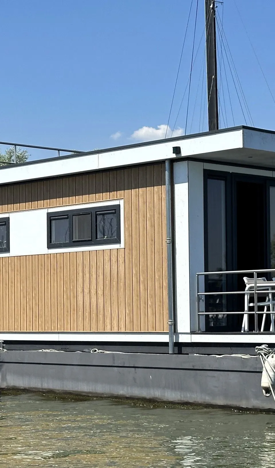 Vamos 46 Houseboat 2021 – Sterke stalen woonboot - Foto 1