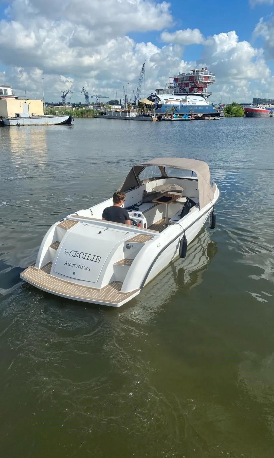 Amperaboat 630e 2021 – Elektrische sloep met 8 uur bereik - Foto 2