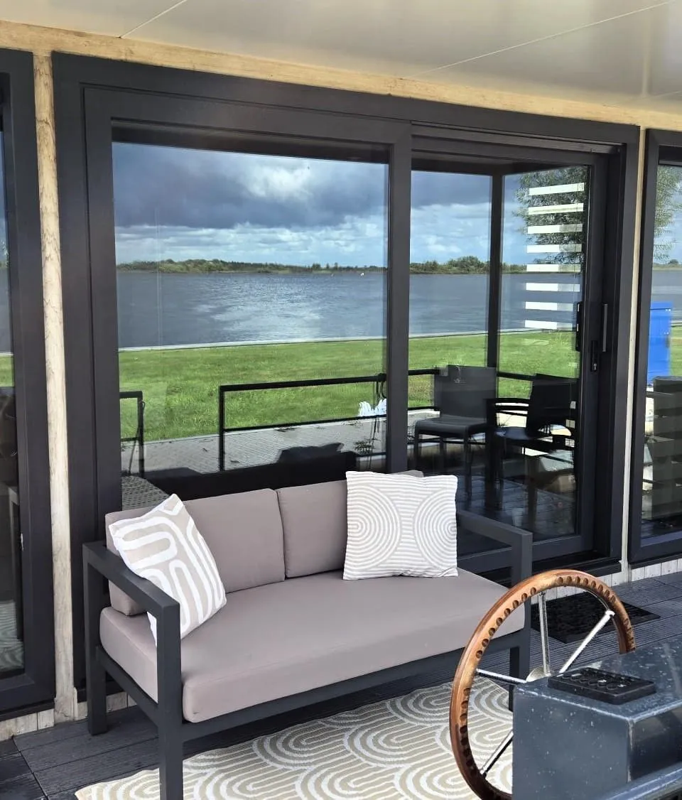 Castalia Special Houseboat 2022 – Varend woonschip met dakterras - Foto 2