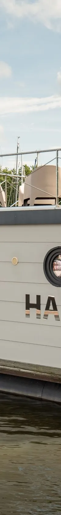 Campi 400 Warns 2019 – Houseboat met ligplaats en steiger - Foto 1