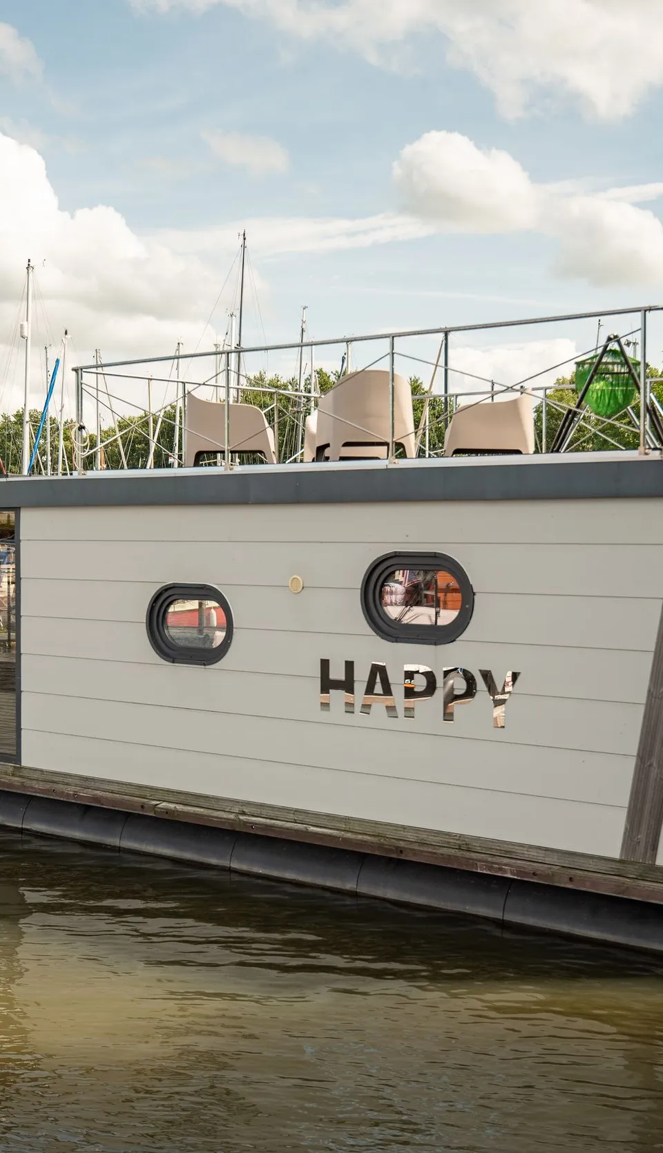 Campi 400 Warns 2019 – Houseboat met ligplaats en steiger - Foto 1
