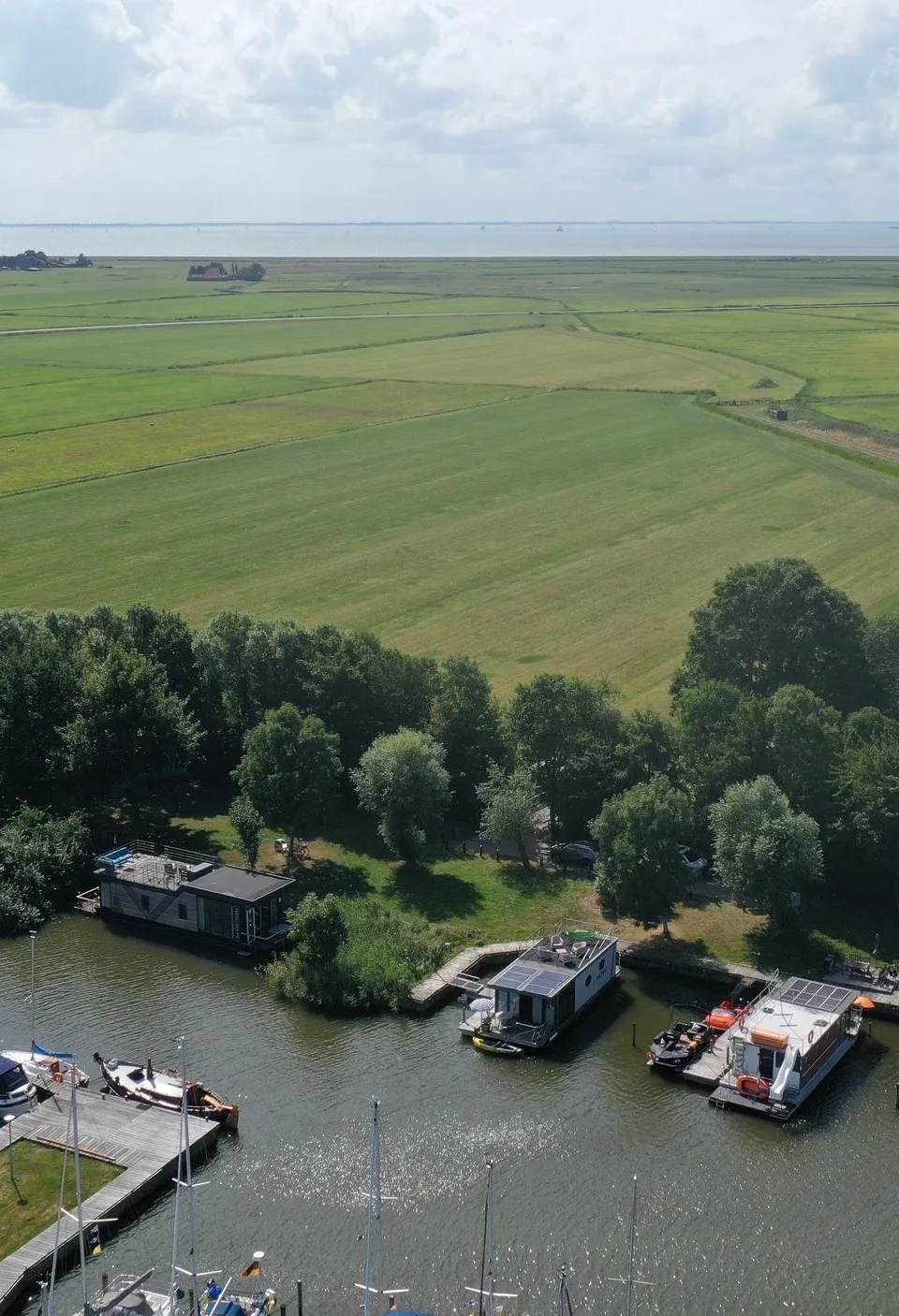 Campi 400 Warns 2019 – Houseboat met ligplaats en steiger - Foto 3