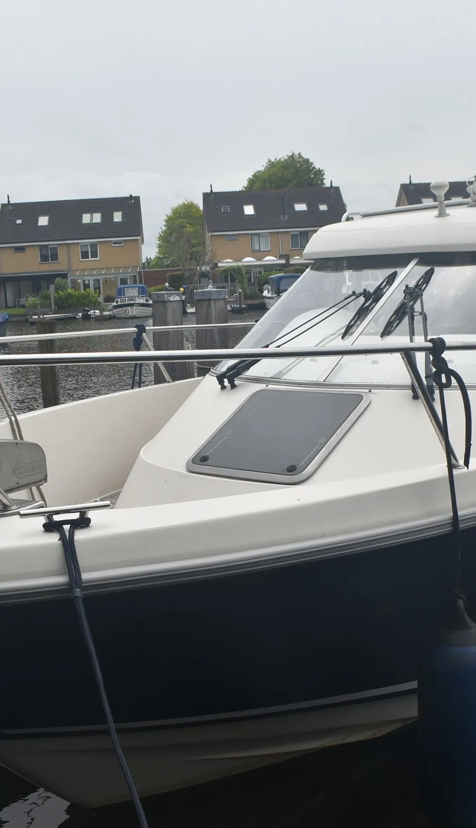 Aquador 25C 2004 – Finse sportieve daycruiser met 170 pk - Foto 1