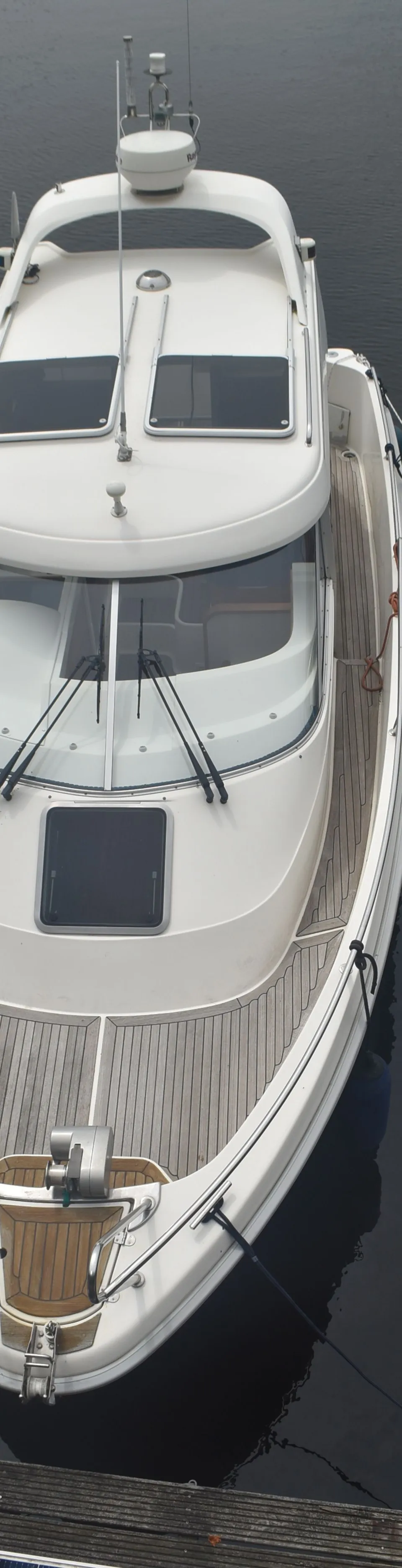 Aquador 25C 2004 – Finse sportieve daycruiser met 170 pk - Foto 3