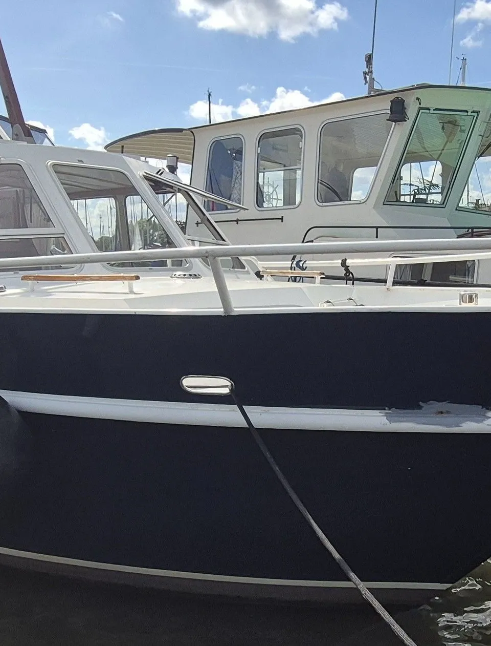 Beachcraft 10.5 AK 1978 – flybridge motorboot te koop - Foto 1