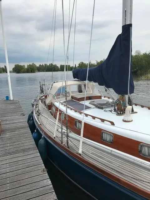Frans Maas Breeon 1969 – klassieke stalen zeilboot - Foto 2