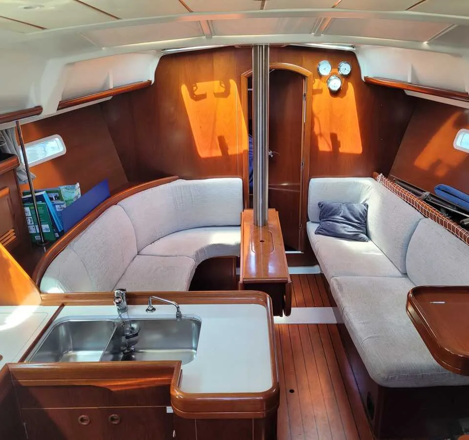 Beneteau Oceanis 373 - Foto 2
