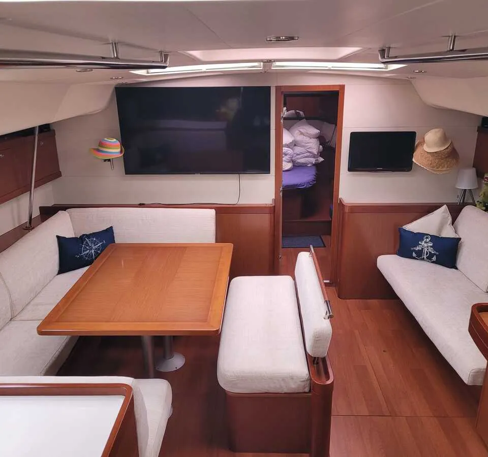Beneteau Oceanis 54 2011 – Bluewater cruiser met 3 hutten - Foto 2