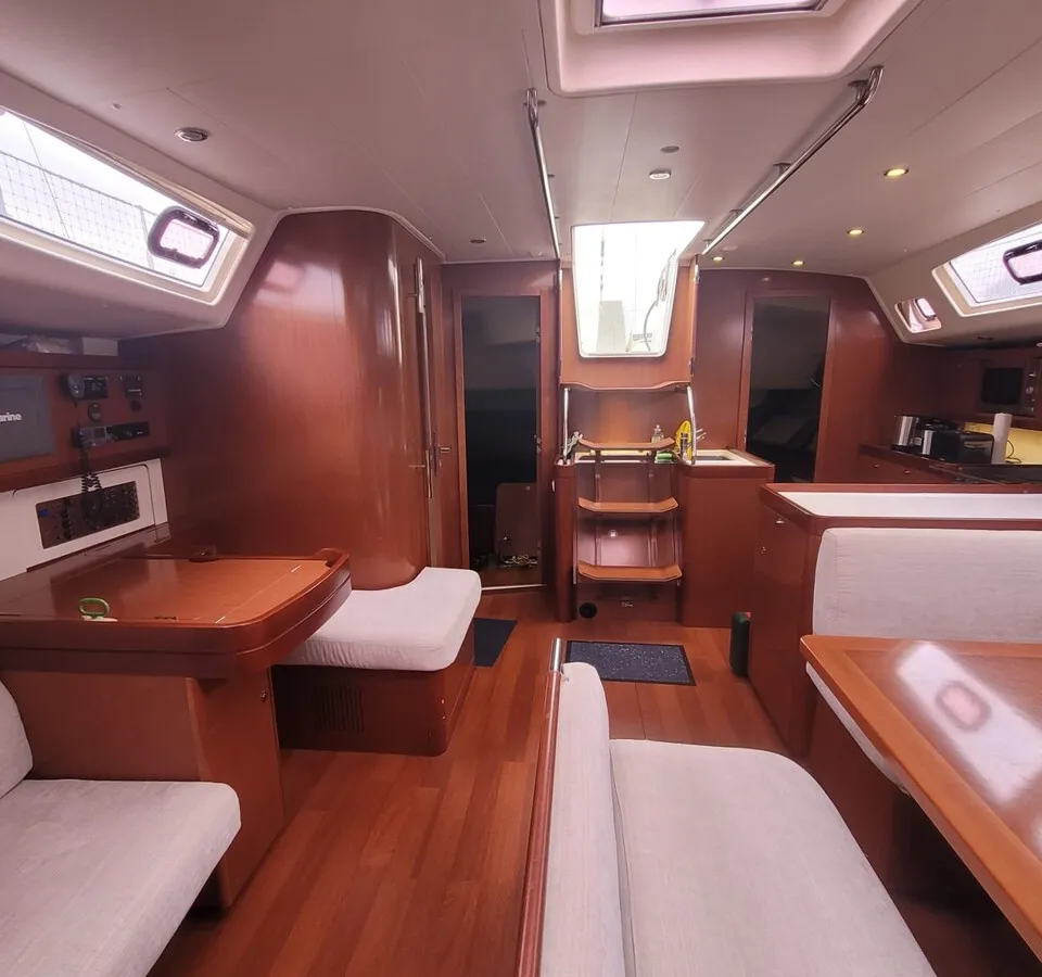 Beneteau Oceanis 54 2011 – Bluewater cruiser met 3 hutten - Foto 3