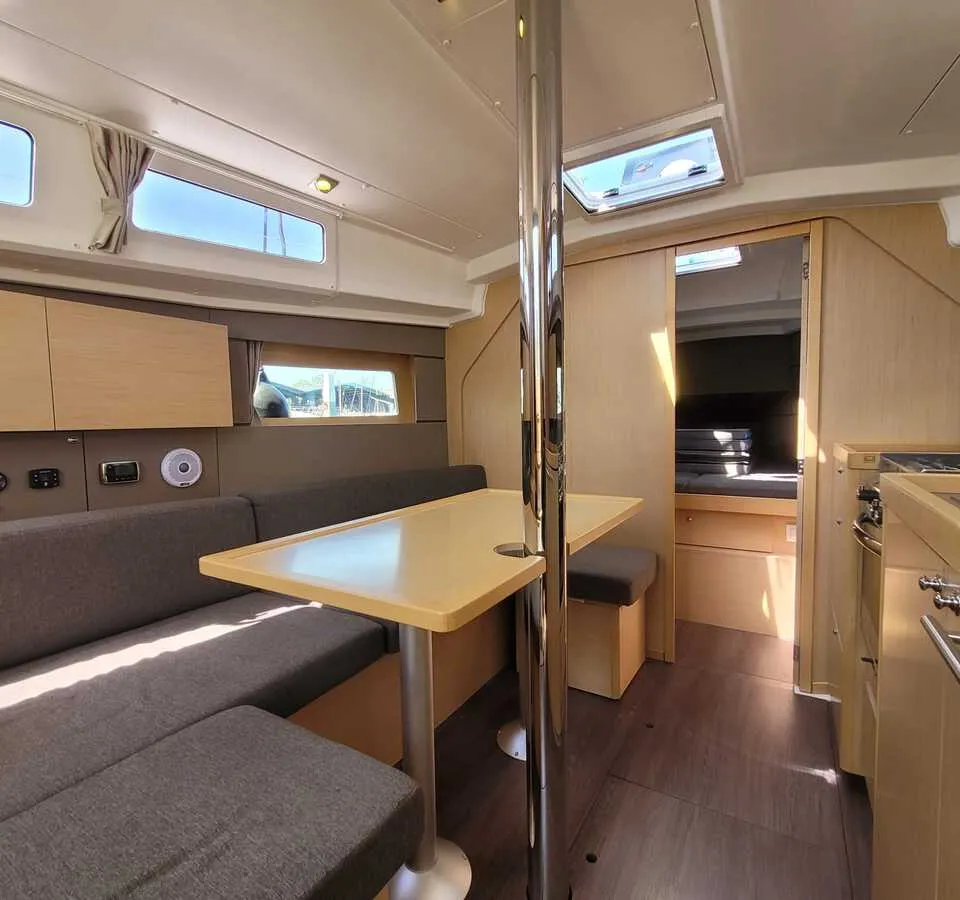 Beneteau Oceanis 35 2015 – Compact toerjacht met oceaancategorie - Foto 3