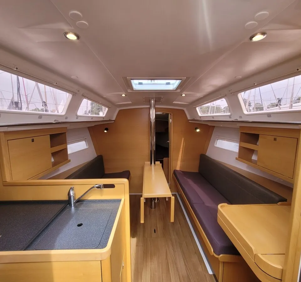 Jeanneau Sun Odyssey 319 2018 – Slechts 159 motoruren - Foto 2
