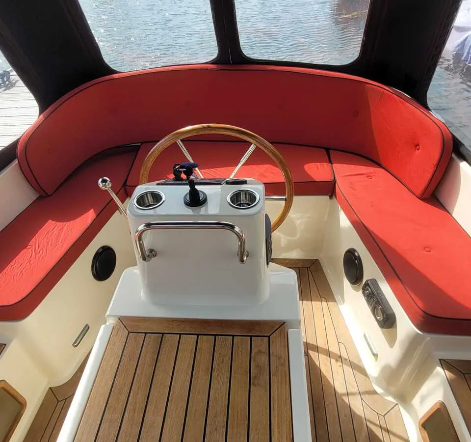 Interboat 22 2010 – Overnaadse sloep met boegschroef - Foto 2