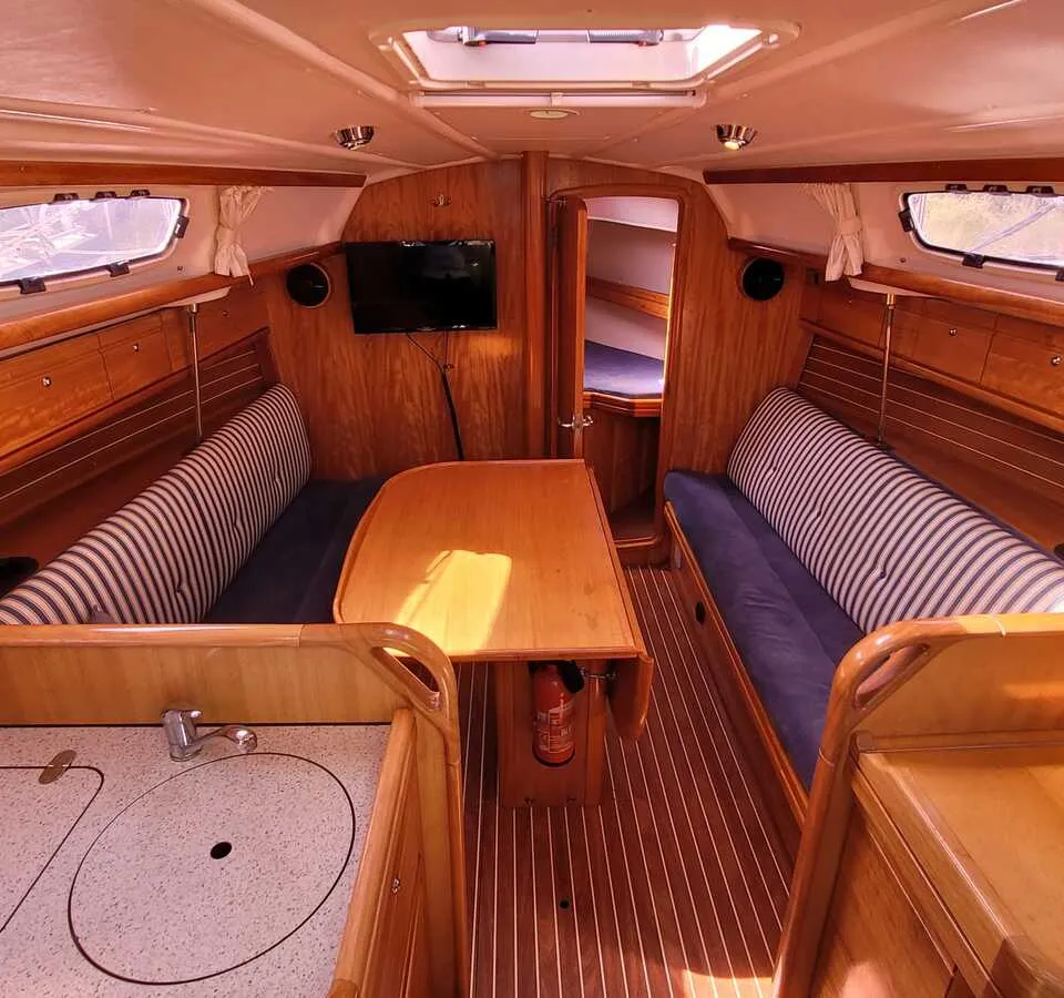 Bavaria 30 Cruiser 2006 – vaarklaar met complete inventaris - Foto 2