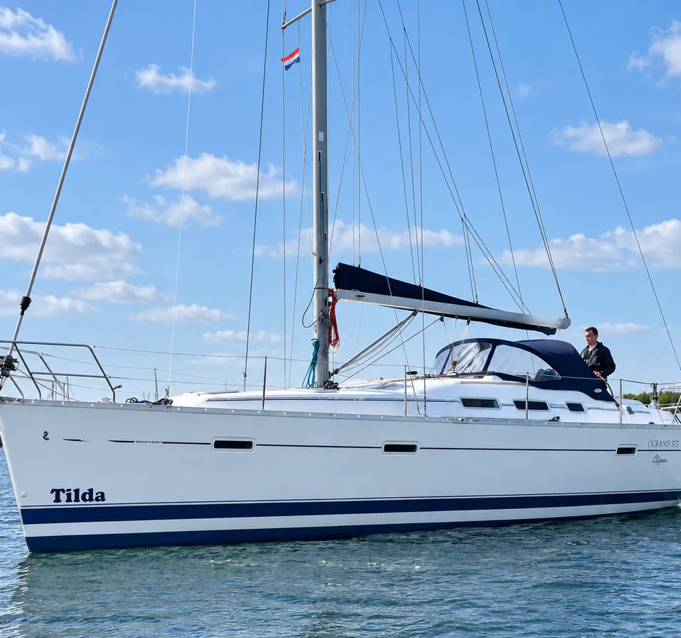 Beneteau Oceanis 373 Clipper - Foto 1