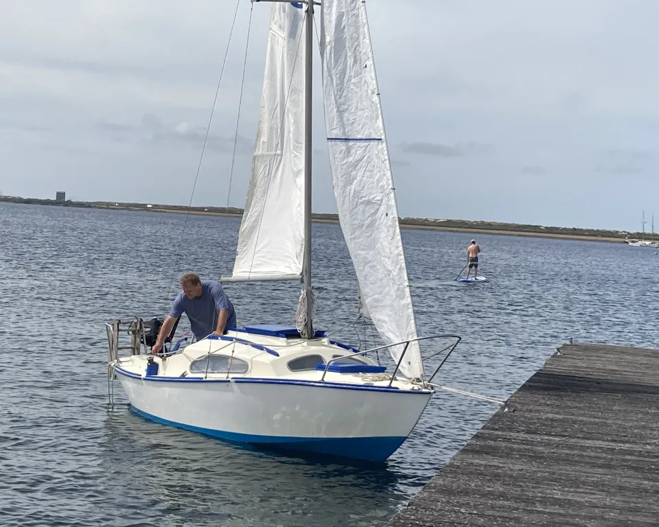 Hurley Mk2 1953 – klassieke zeilboot met trailer en motor - Foto 3