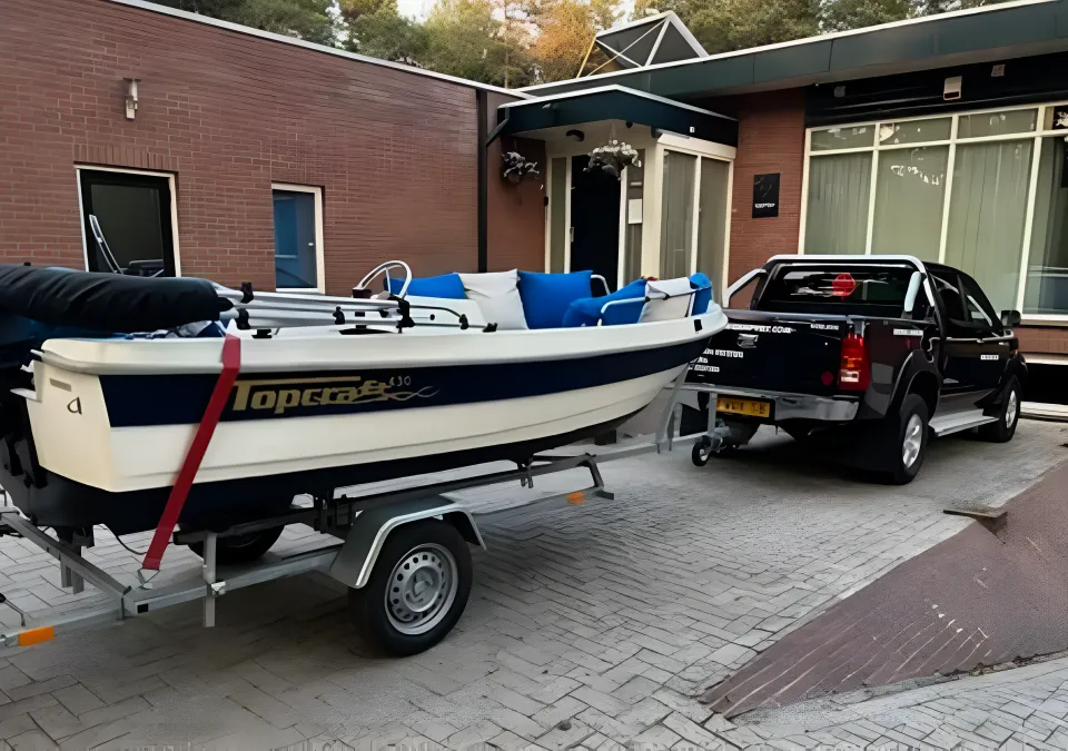 Topcraft Futura 4,3m – Handige Polyvalente Motorboot - Foto 3