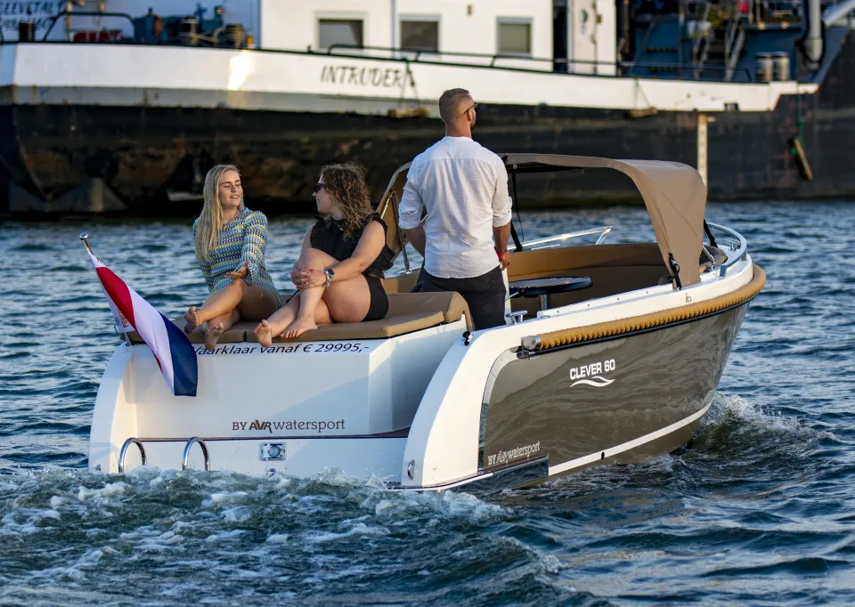 Clever 60 Tender 2025 – Compleet met Suzuki 20 pk - Foto 2