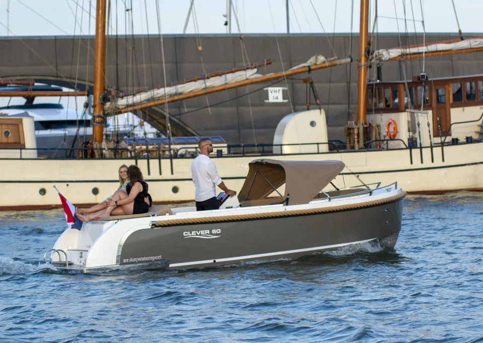 Clever 60 Tender 2025 – Compleet met Suzuki 20 pk - Foto 3