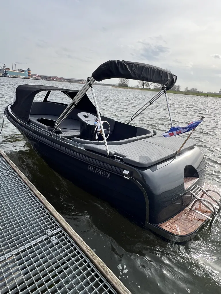 Maassloep 5.70 2023 – Jonge occasion met Honda 20 pk - Foto 1