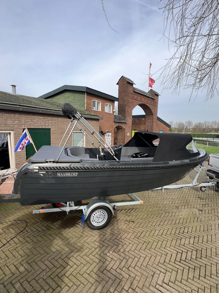 Maassloep 5.70 2023 – Jonge occasion met Honda 20 pk - Foto 2